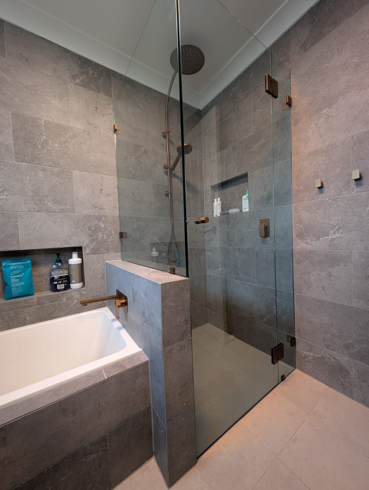 Frameless shower screens minchinbury custom installation